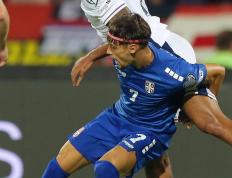 雷竞技-包含莱万多夫斯基关键节点出色防守，塞尔维亚队带队取胜！的词条