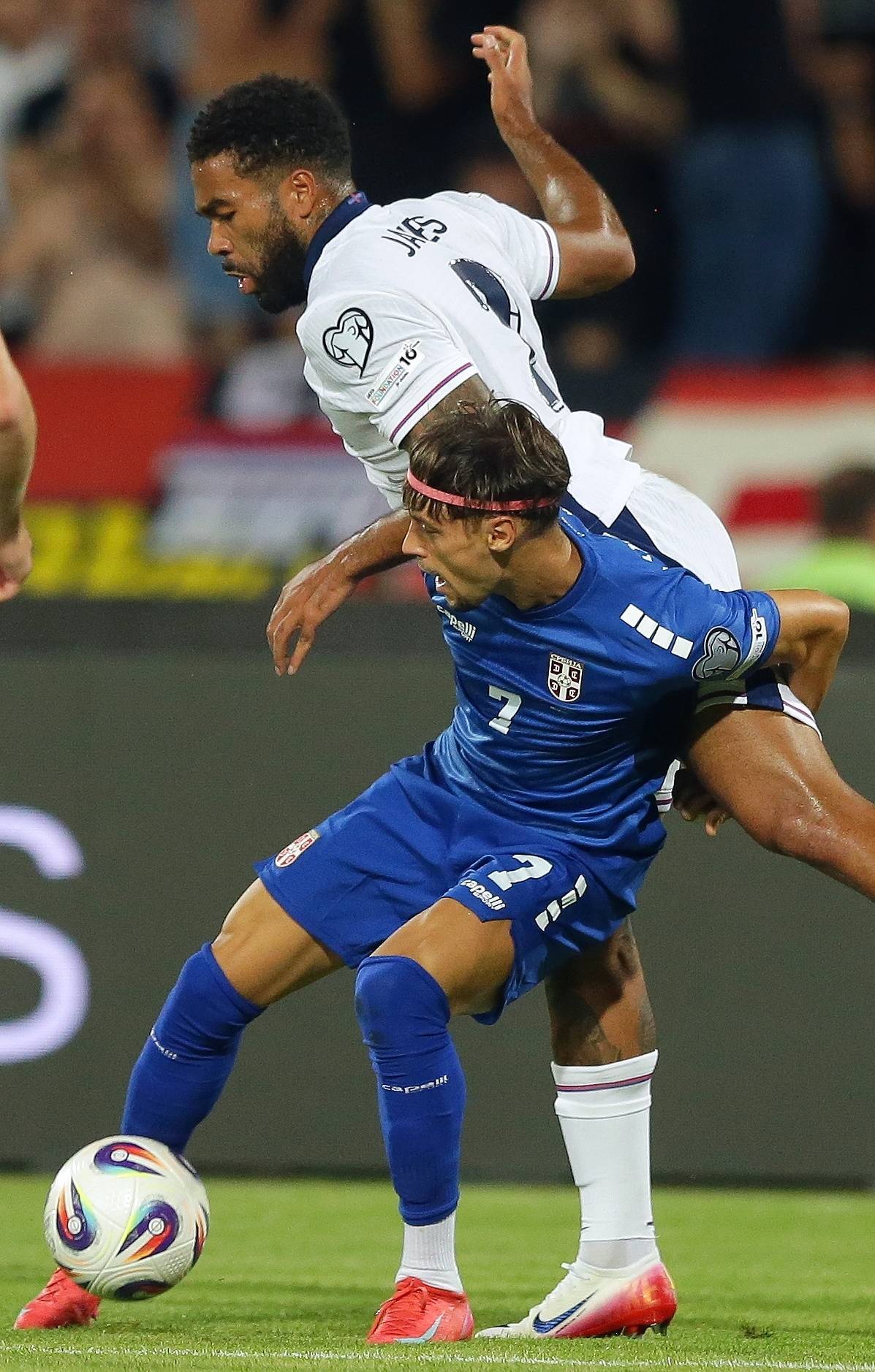 雷竞技-包含莱万多夫斯基关键节点出色防守，塞尔维亚队带队取胜！的词条